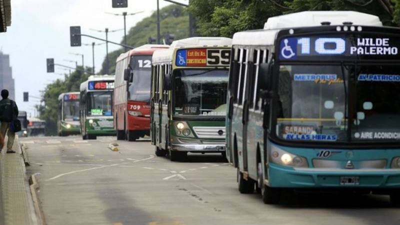 Colectivos: sin acuerdo y con una última reunión por delante, convocan al paro para la semana que viene