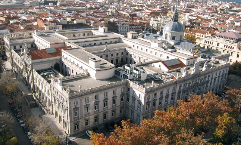 España: le rebajan la condena a un violador por demorar en resolver la causa