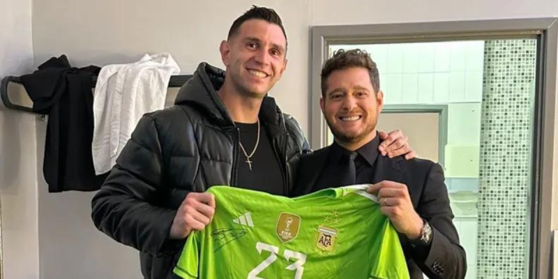 Dibu Martínez se encontró con Michael Bublé!