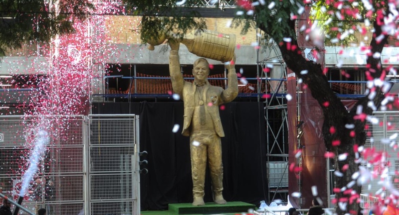 Gallardo ya tiene su estatua