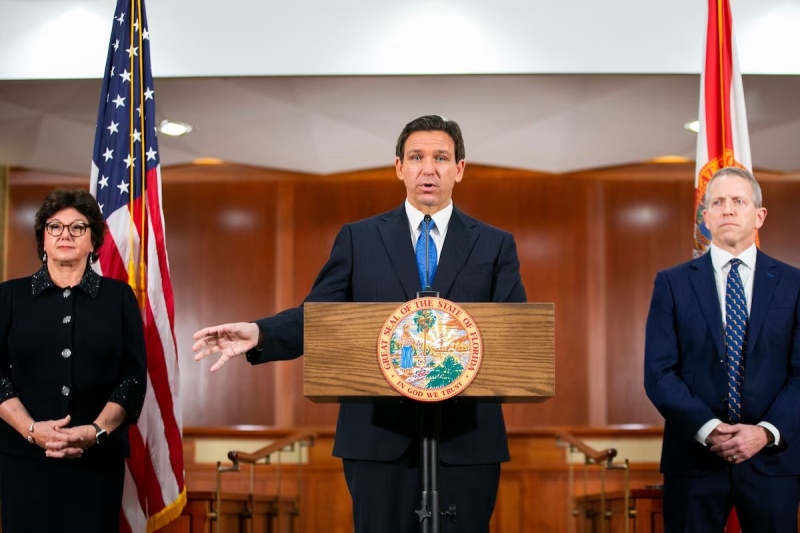 El gobernador conservador de Florida vs. Disney