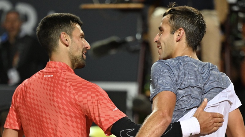 Masters 1000 de Roma: el argentino Etcheverry cumplió su sueño pero cayó ante Djokovic