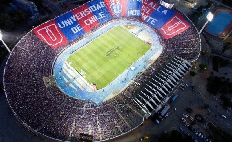 Universidad de Chile - Colo Colo se jugará sólo con niños y mujeres en las tribunas