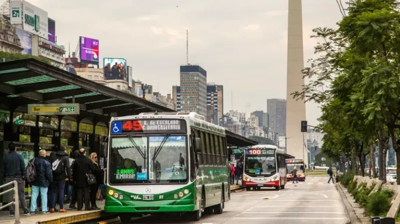 Paro de colectivos: nueva junta este lunes que definirá si habrá paro mañana