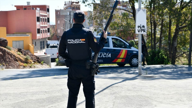 España: Un policía hurta un movil mientras investigaba un robo