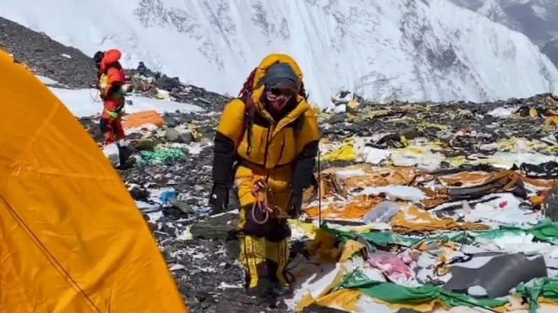 El Everest: toneladas de basura en el destino turístico