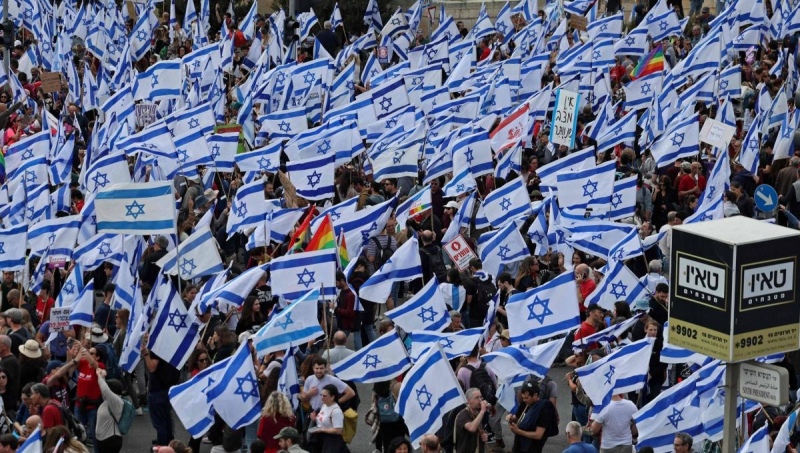 Manifestantes amenazan con bloquear el aeropuerto más grande de Israel