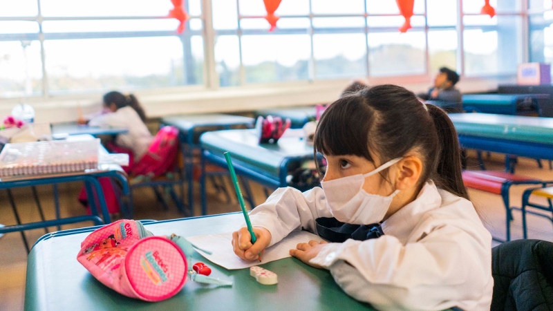 Chile: vuelve a ser obligatorio el uso de mascarillas en las escuelas