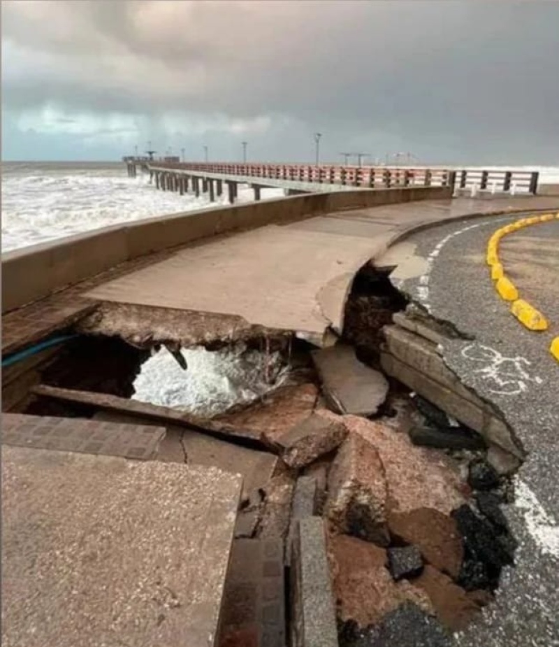 Miramar: la crecida del mar dejó destrozos en la costa