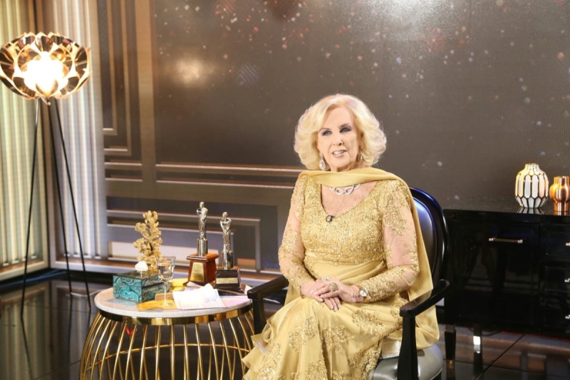 Mirtha Legrand tiene su propia escultura: ¿se parecen?