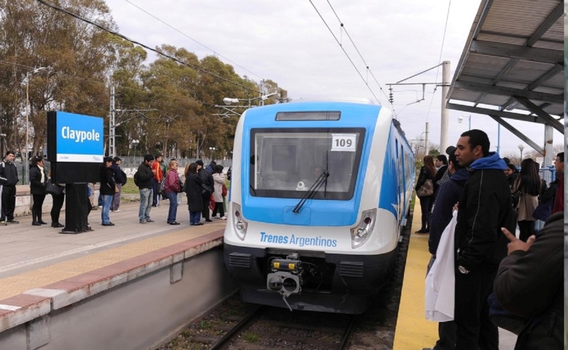 Un hombre se arrojó a las vías del tren