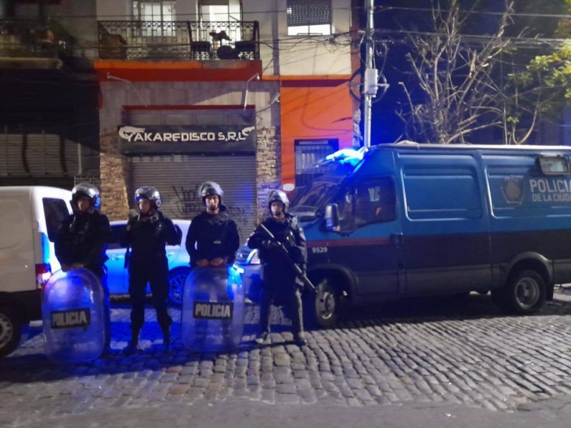 La Policía de la Ciudad allanó más de 20 búnkeres narcos en Constitución