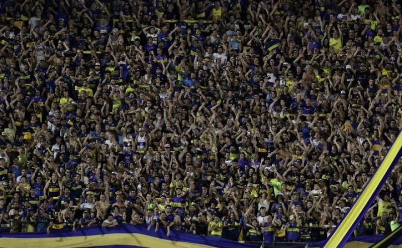 Boca tendrá que pagarle ¡dos millones de pesos! a una hincha que se esguinzo en la cancha