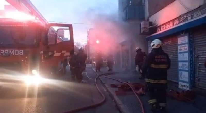 Caballito: se incendió un departamento y rescataron a varias personas