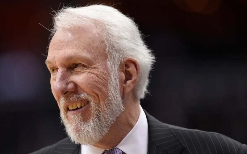 NBA: Popovich renovó su contrato con los Spurs y dirigirá hasta los 79 años