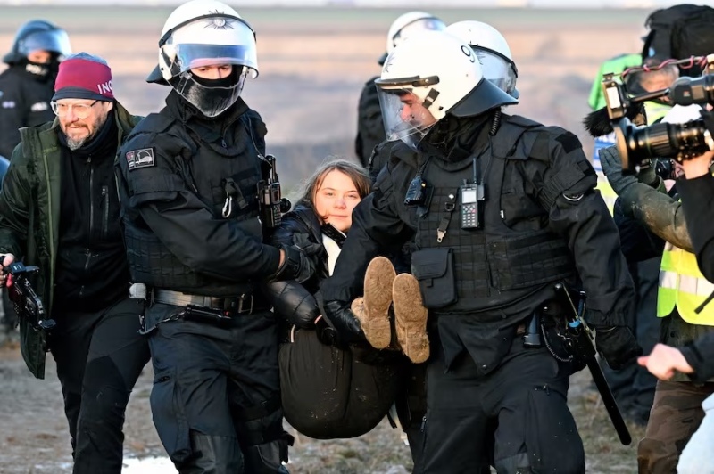 Greta Thunberg fue imputada por desobediencia a la autoridad