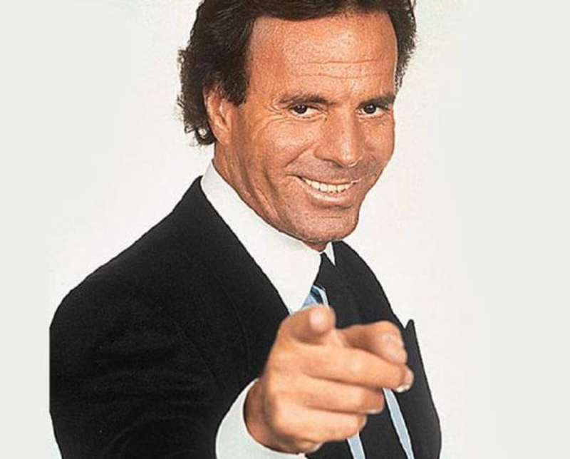 ¿Qué dijo Julio Iglesias sobre los memes con su imagen?