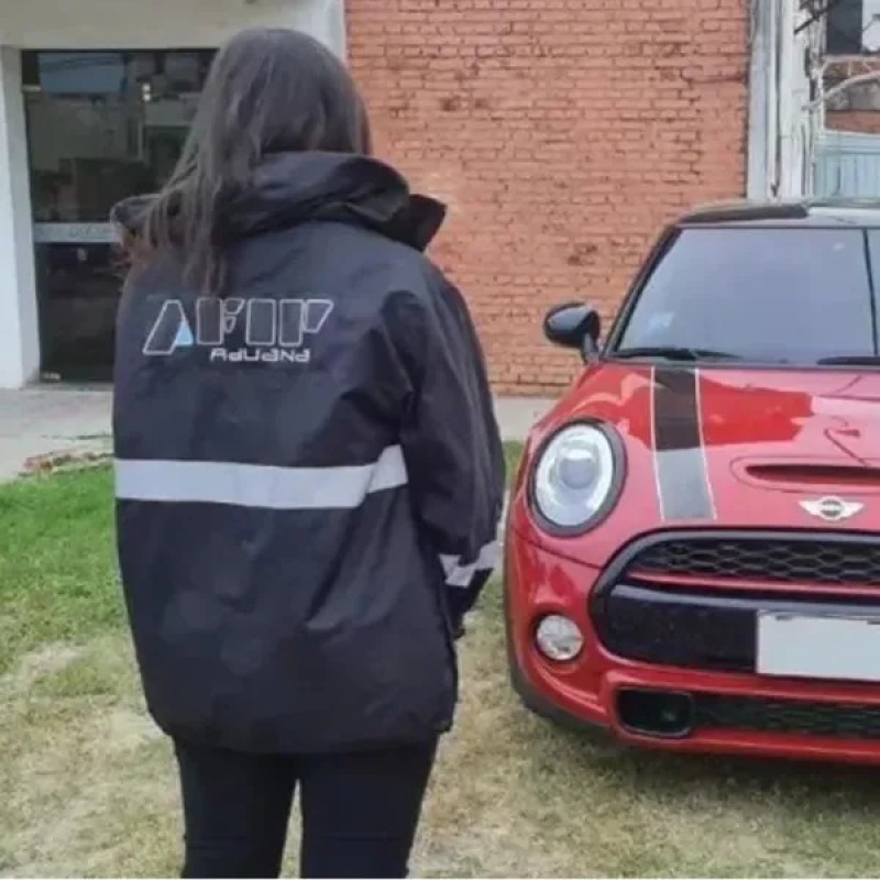 La Aduana secuestró autos de lujo que intentaban ser pasados de contrabando a Paraguay