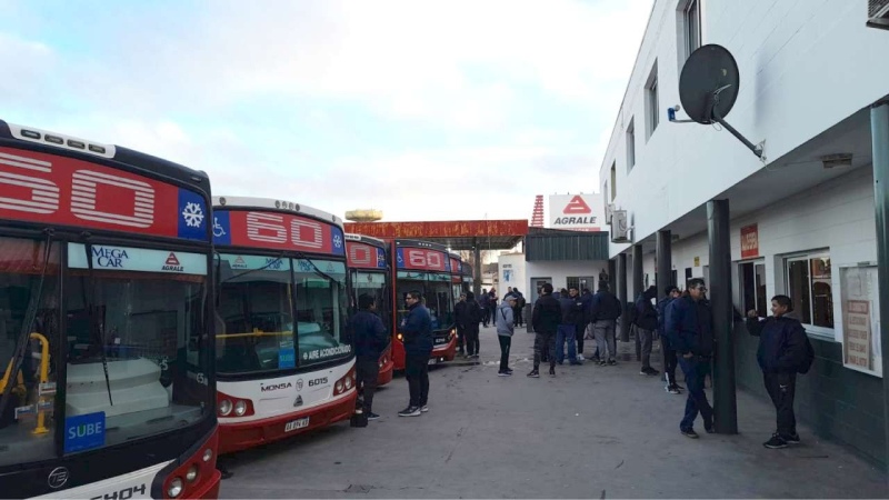 Paro de colectivos: ¿Hasta cuándo sigue?