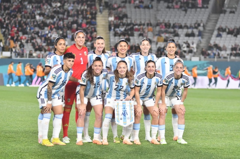 La foto viral de las jugadoras de la Selección Argentina en el aeropuerto de Auckland