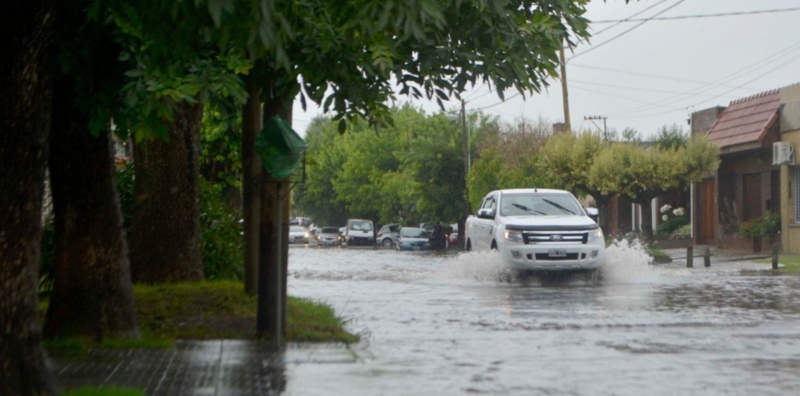 Alerta naranja en La Plata por inundaciones: ¿Cuáles son los centros de evacuación?