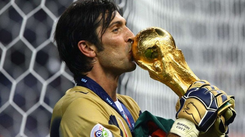 Se retiró el histórico arquero, Gianluigi Buffon