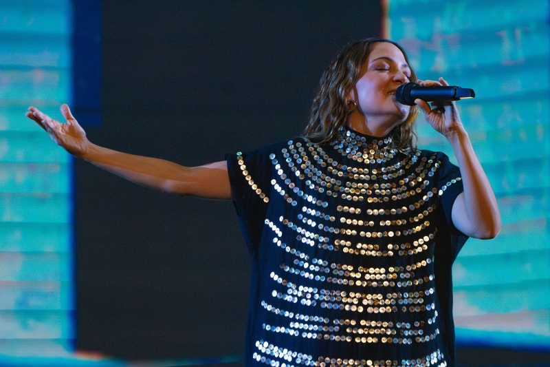 Natalia Lafourcade en el Movistar Arena, una ceremonia colectiva dirigida al alma