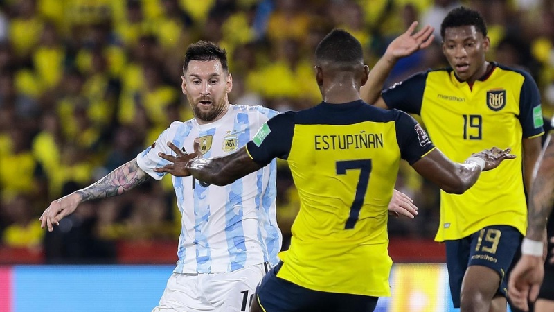 Argentina vs Ecuador por Eliminatorias: horario y posibles formaciones