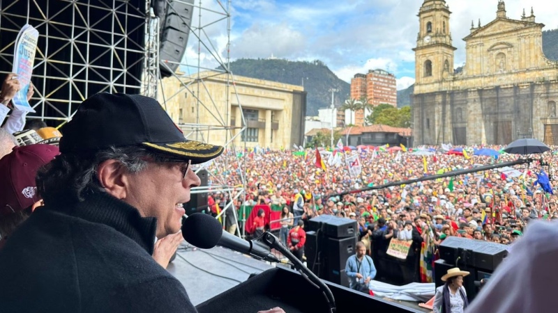 Bogotá: masiva manifestación a favor del Gobierno de Colombia