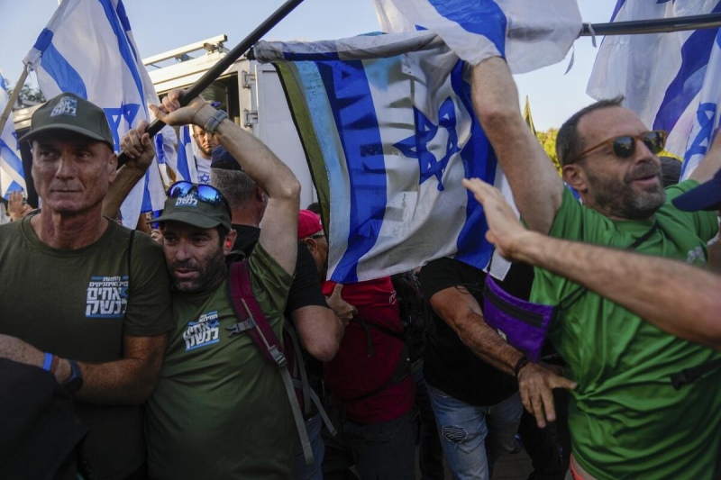 Israel: miles de manifestantes protestaron contra la reforma judicial y reclamaron ”democracia”