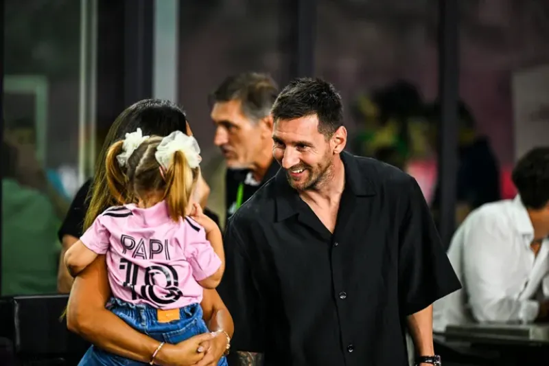 El tierno momento de Messi y Anto con la hija de Jordi Alba