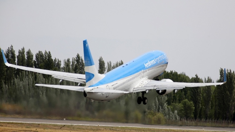 Partió el tercer vuelo de Aerolíneas Argentinas a Roma en busca de repatriados