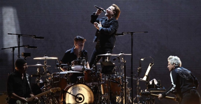 “U2” homenajea a las víctimas del ataque en Israel