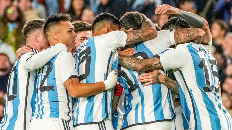 Argentina le ganó 1-0 a Paraguay y es la única selección con puntaje ideal