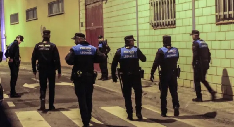 Desalojaron a 700 personas y detuvieron a 12 en una operación contra fiestas ilegales en Madrid