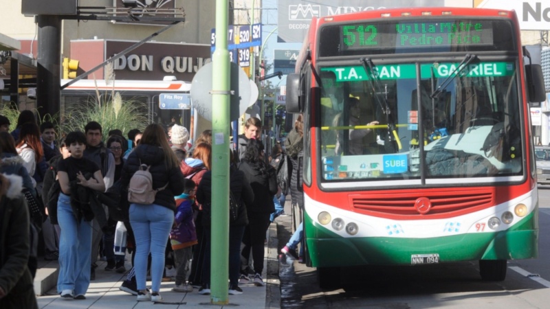 Desde este viernes se podrá renunciar al subsidio en pasajes de colectivos y trenes