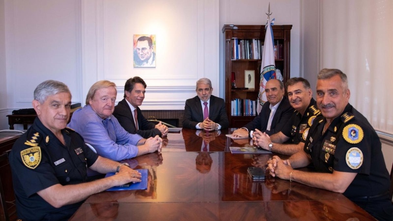 Transición: Fernández recibió a Francos y Posse para hablar sobre ”seguridad pública”