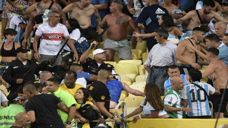 Habló uno de los hinchas que fue herido en el Maracaná: “Los policías se sacaban fotos como trofeo”