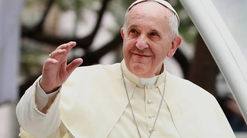 El papa Francisco llamó a Milei para felicitarlo por su triunfo en el balotaje