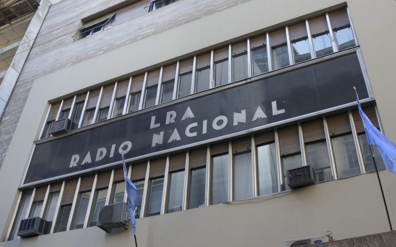 Télam, TV Pública y Radio Nacional rechazaron la decisión de Javier Milei de privatizar los medios públicos