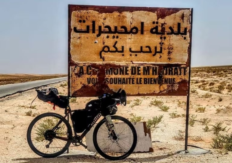 Un argentino batió otro Record Guinness: cruzó el desierto de Sahara en bicicleta