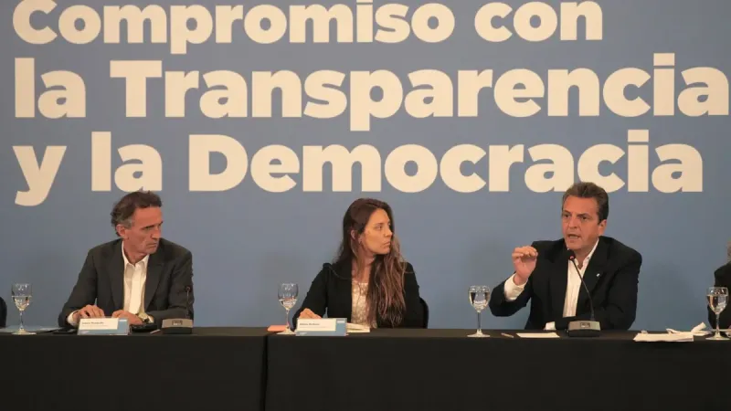 Massa anunció que si es electo presidente la oposición manejará la Oficina Anticorrupción