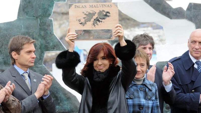 Cristina Kirchner recibió al hermano de un excombatiente de Malvinas que le llevó una carta