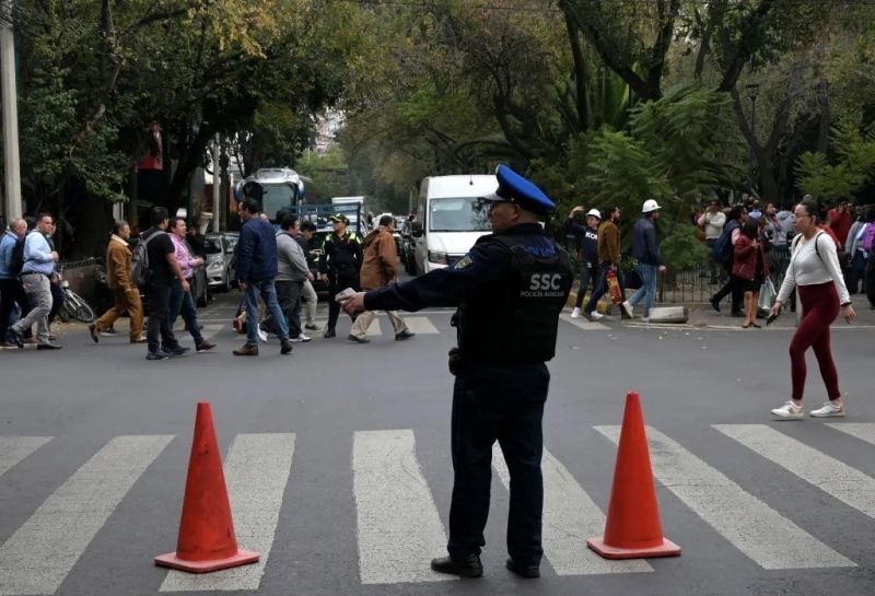 Un sismo de magnitud 5,7 sacudió el centro de México