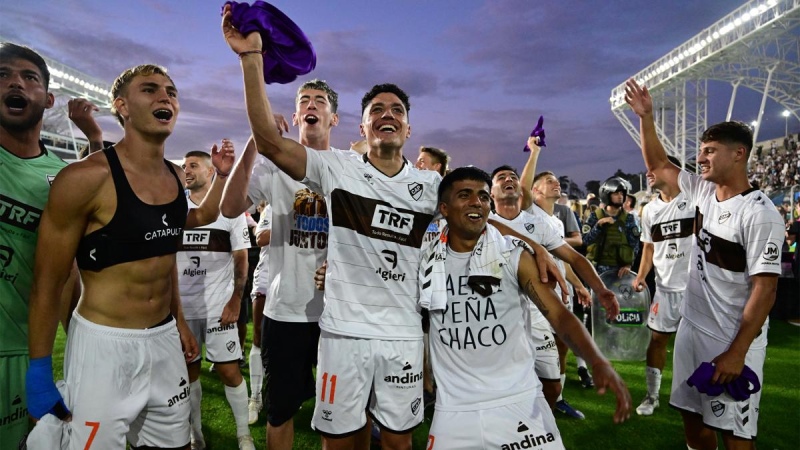 Platense ganó por penales y  jugará la final de la Copa de La Liga