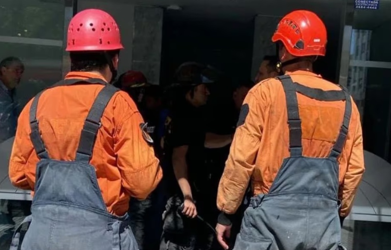 Se desplomó una ascensor en un edificio del centro porteño