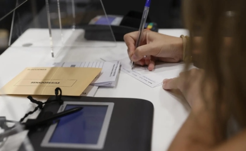 Elecciones en Galicia: abrieron el plazo para solicitar el voto por correo