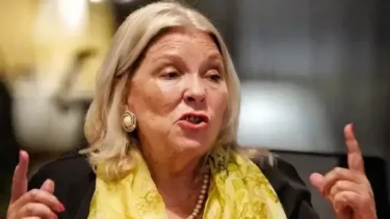 Elisa Carrió cuestionó el DNU y la Ley Ómnibus