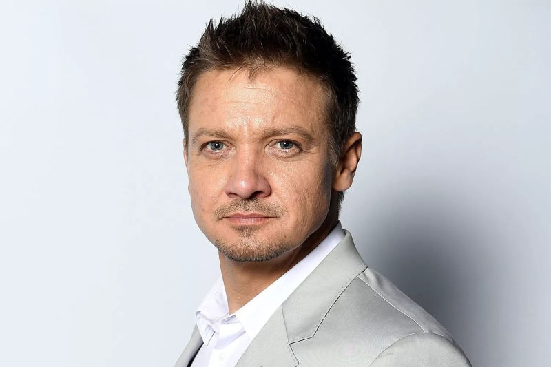 Jeremy Renner contó cómo supera las secuelas del accidente que casi le quita la vida