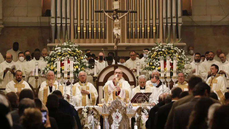 La Iglesia confirmó que el Estado dejó de pagar los sueldos de los obispos